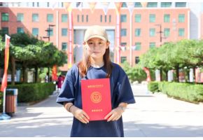 女生bb在线观看【新生报到】“北音温度”助力梦想起航！